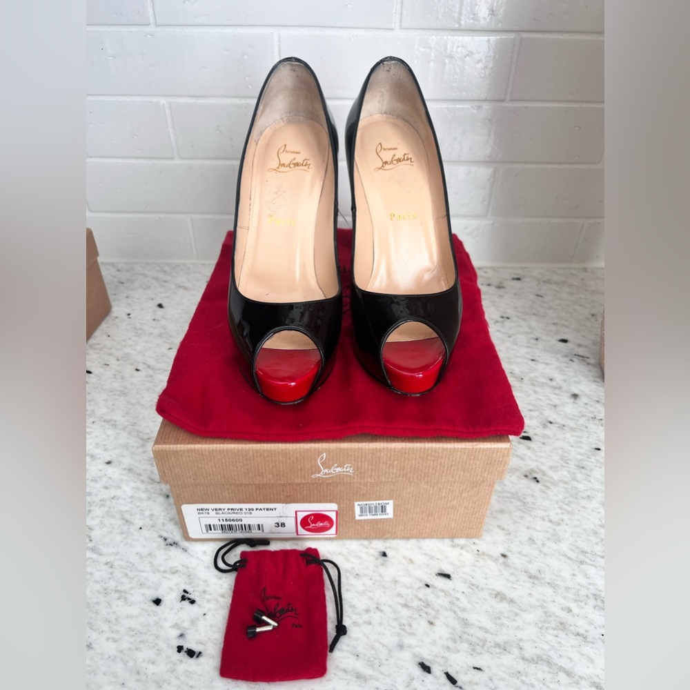 Christian Louboutin New Very Prive 38
